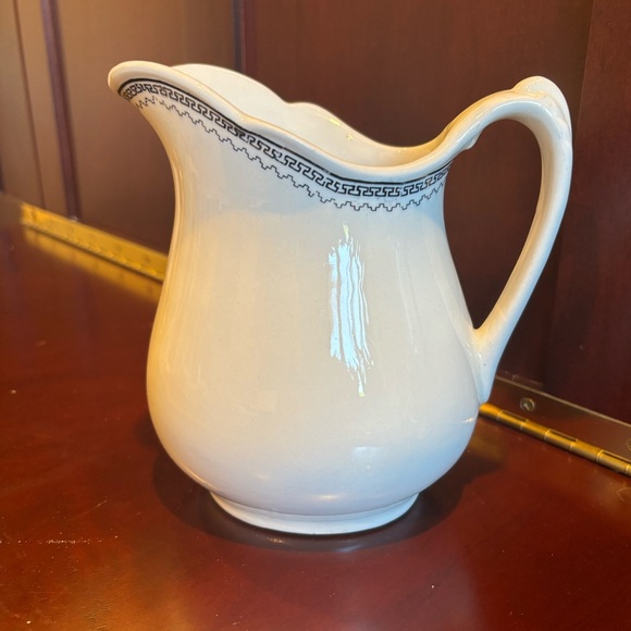 LA VAJILLA OTAOLAURRUCHI Y HERMANO Ironstone Jug - Picture 3 of 7